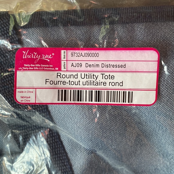 Brand New Thirty-One Round Utility Tote in Denim Distressed Pattern - Picture 6 of 11